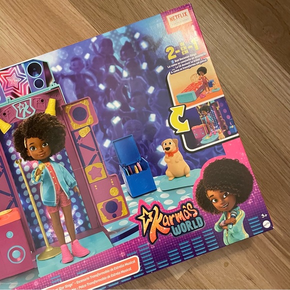 Gift Ready! Karma's World Transforming Musical Star Stage Set & Accessories NEW - Picture 8 of 10